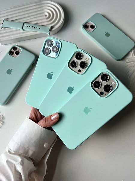 Gemstone Green iPhone Silicone Cover – Soft Touch, Anti-Slip & Stylish Protection