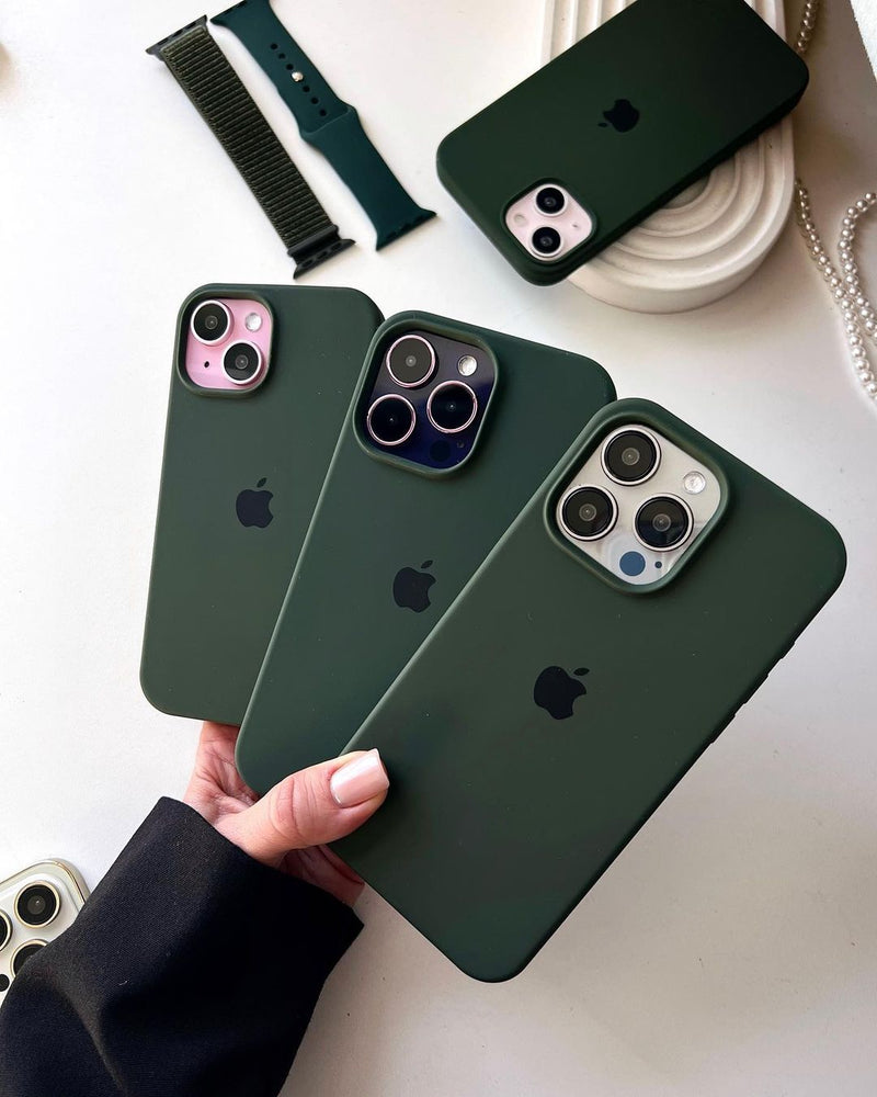 Green iPhone Silicone Cover – Soft Touch, Anti-Slip & Stylish Protection