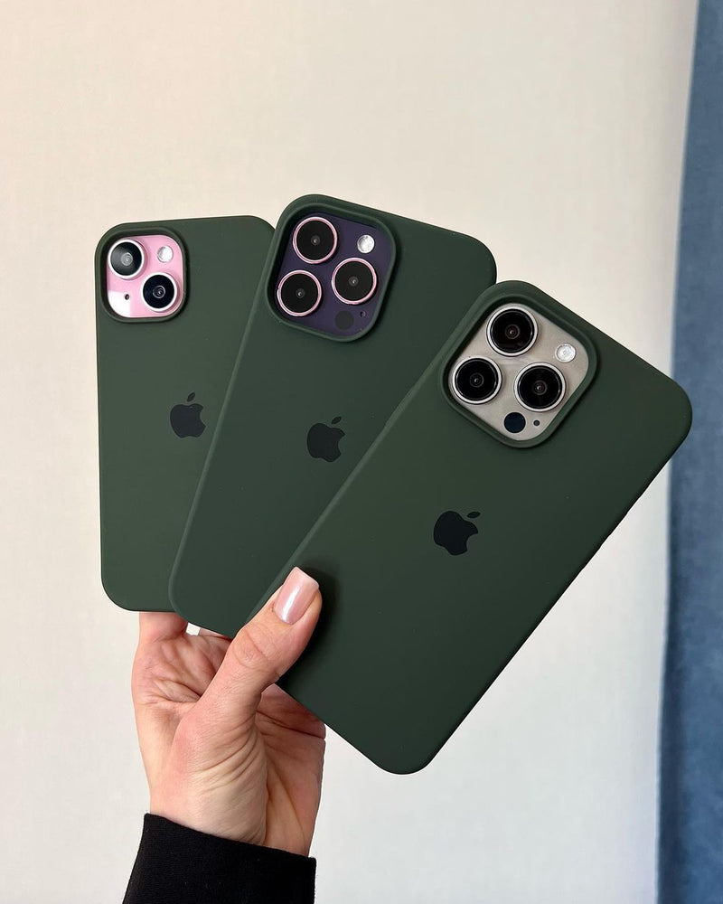 Green iPhone Silicone Cover – Soft Touch, Anti-Slip & Stylish Protection