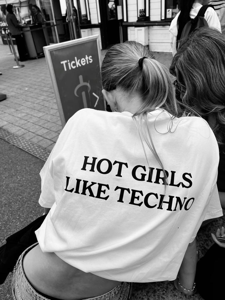 oversized-tshirt-hot-girls-like-techno-black-white-options.jpg