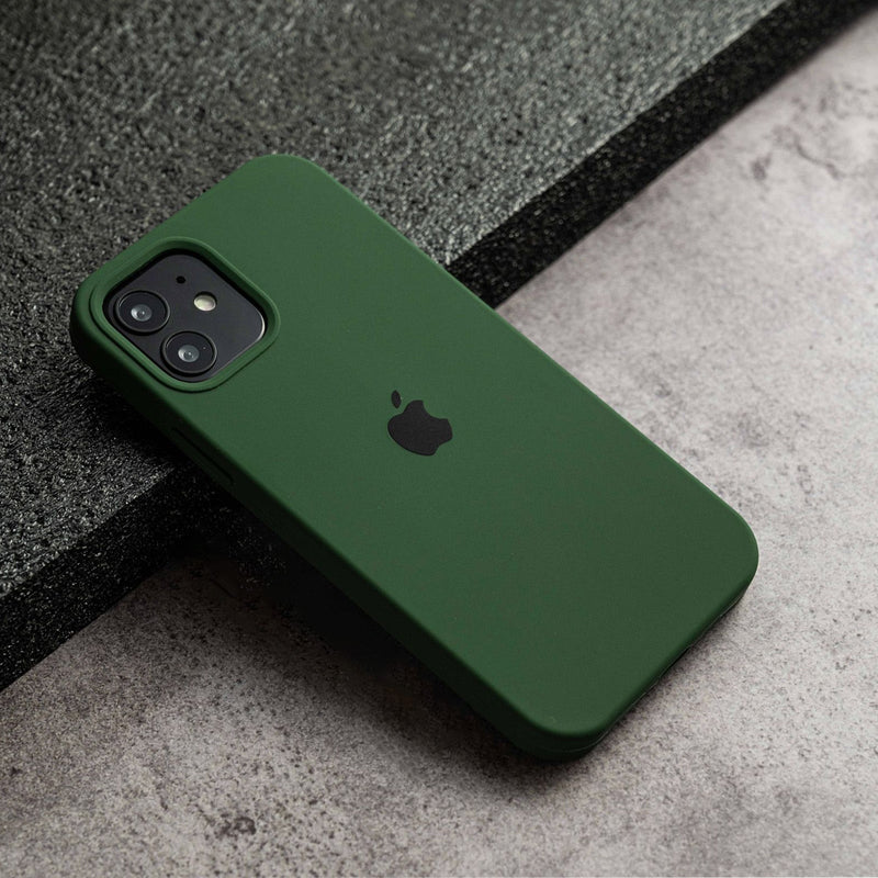 Green iPhone Silicone Cover – Soft Touch, Anti-Slip & Stylish Protection