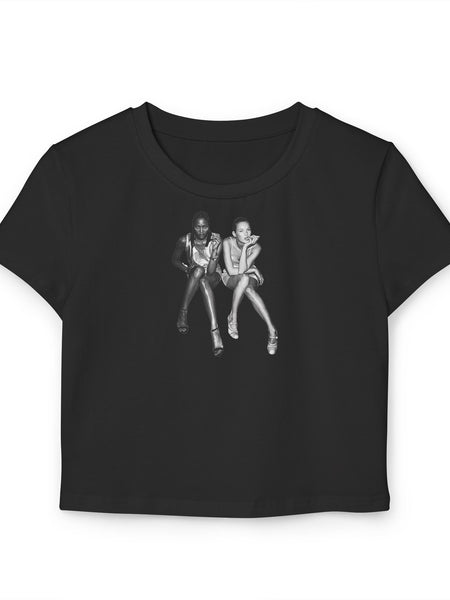 Black Baby Tee with Retro Model Graphic – Cropped Streetwear Top