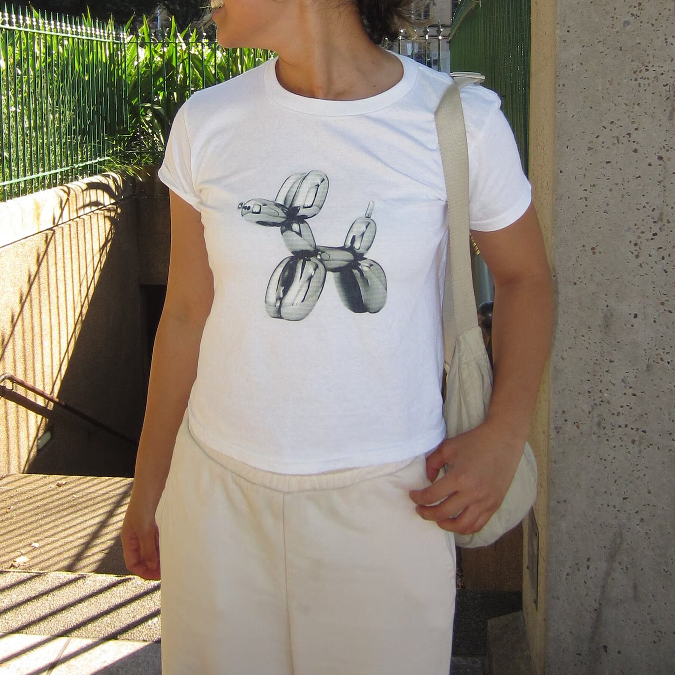 White Balloon Dog Baby Tee – Trendy Women’s Cropped Graphic T-Shirt