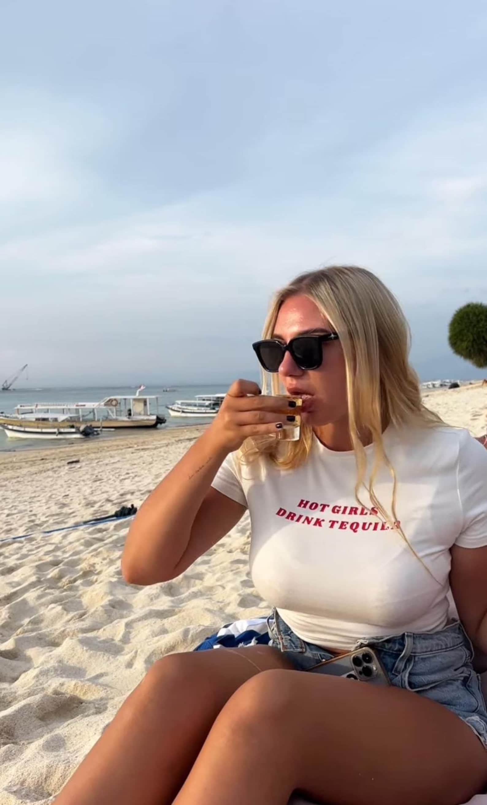 Hot Girls Drink Tequila” Baby Tee – Fun & Trendy Crop Top